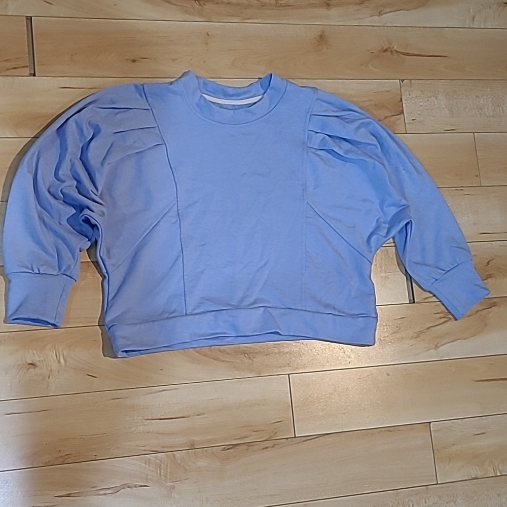 DeLuc women's size small shirt